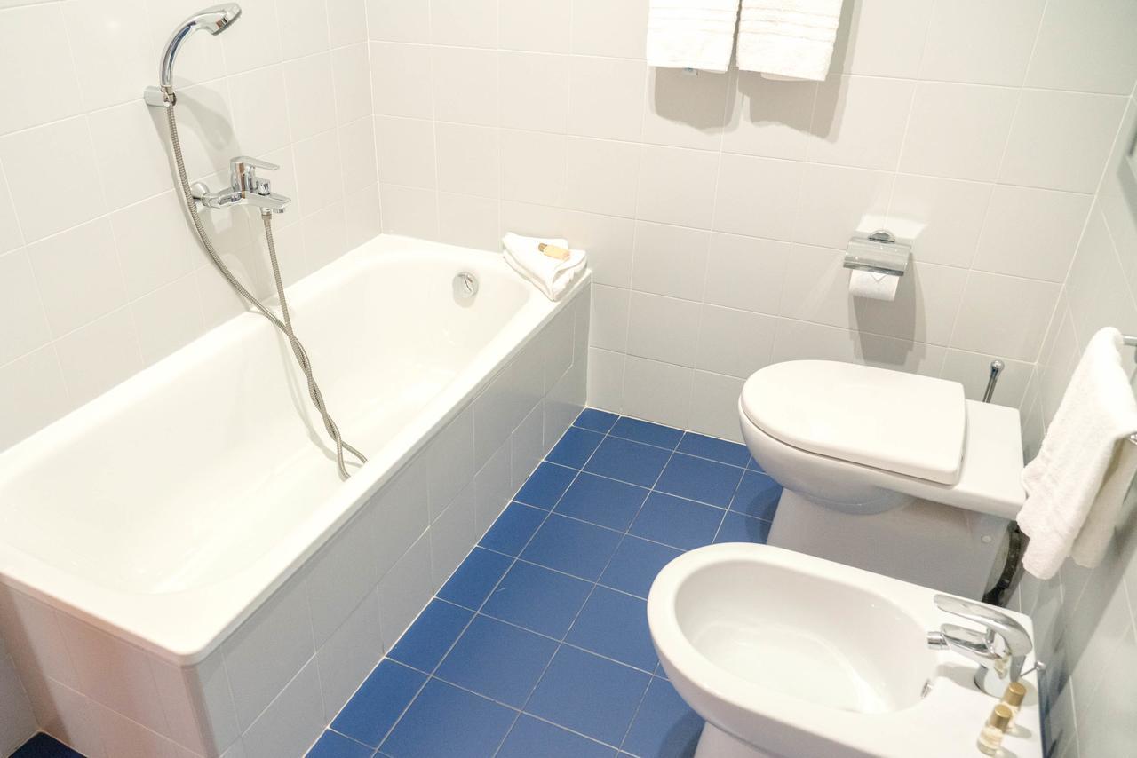 Darsena Apartment Genoa Bagian luar foto